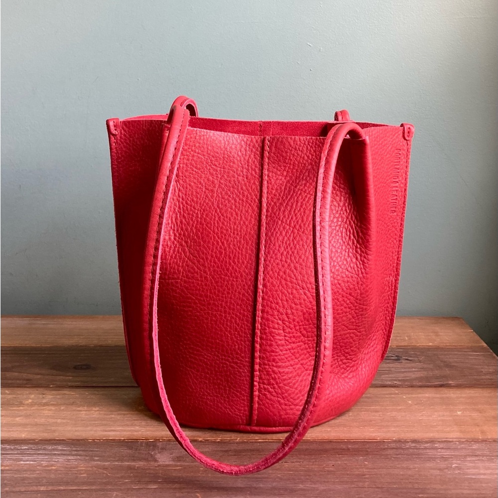 Portland Leather Scarlet Shoulder Bag - Picture 11 of 11
